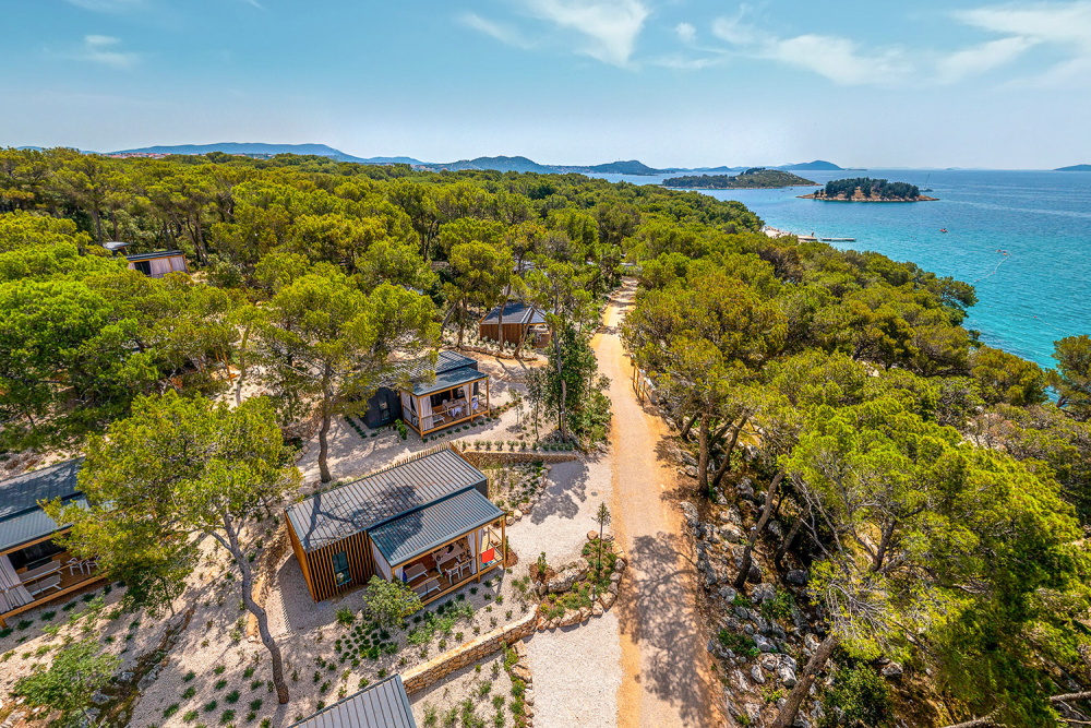 [Pakoštane] Pine beach resort***: Proljetni odmor u resortu smještenom u prirodnoj uvali s prekrasnom prirodnom pješčanom plažom!