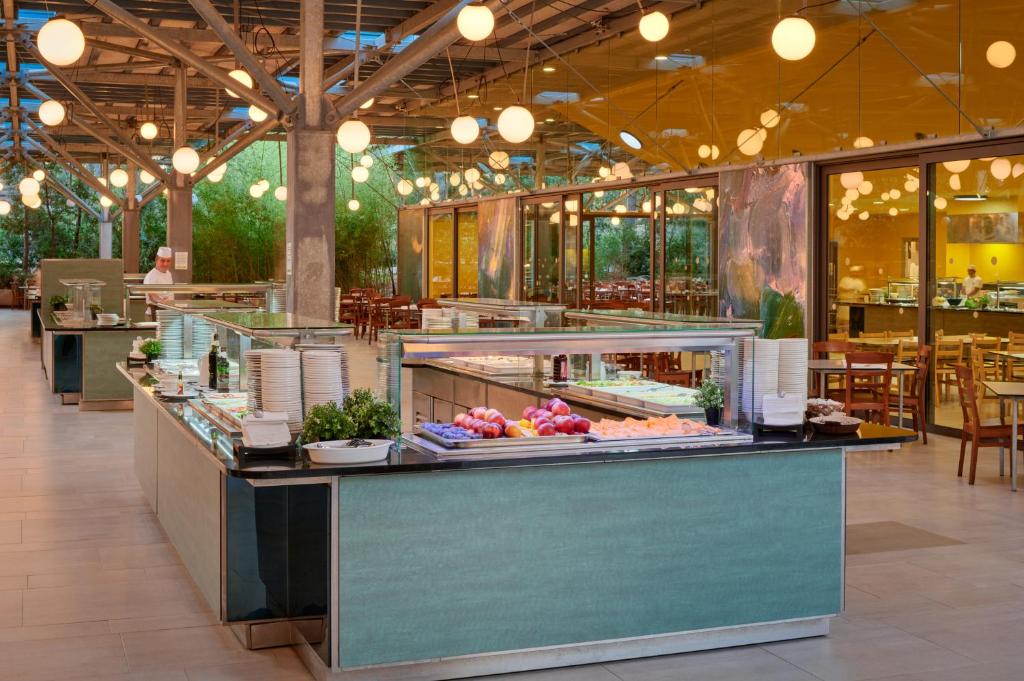 [Pakoštane] Pine beach resort***: Proljetni odmor u resortu smještenom u prirodnoj uvali s prekrasnom prirodnom pješčanom plažom!