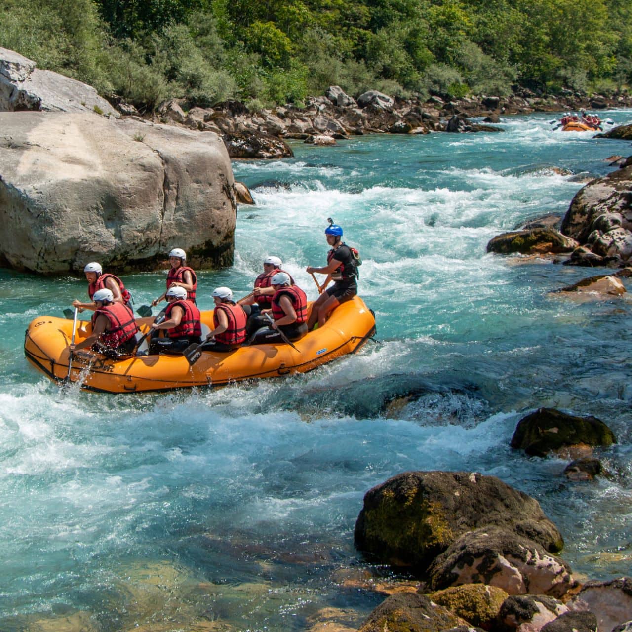 [POPULARNO] Izaberite aktivan odmor – krenite na rafting u kanjon Tare i doživite nezaboravnu avanturu sa Highlander timom!