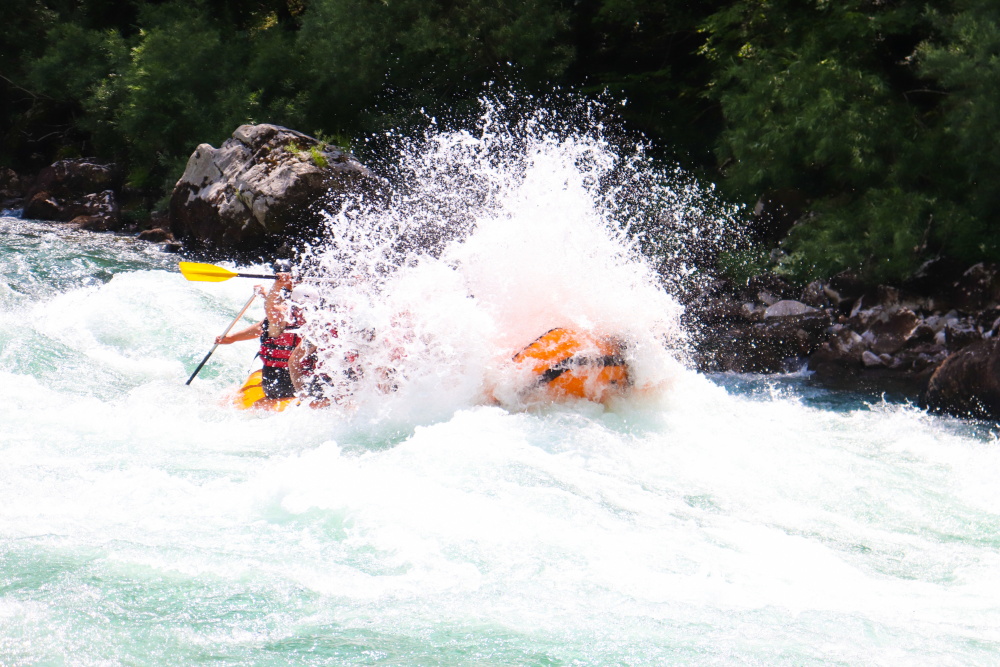 [POPULARNO] Izaberite aktivan odmor – krenite na rafting u kanjon Tare i doživite nezaboravnu avanturu sa Highlander timom!