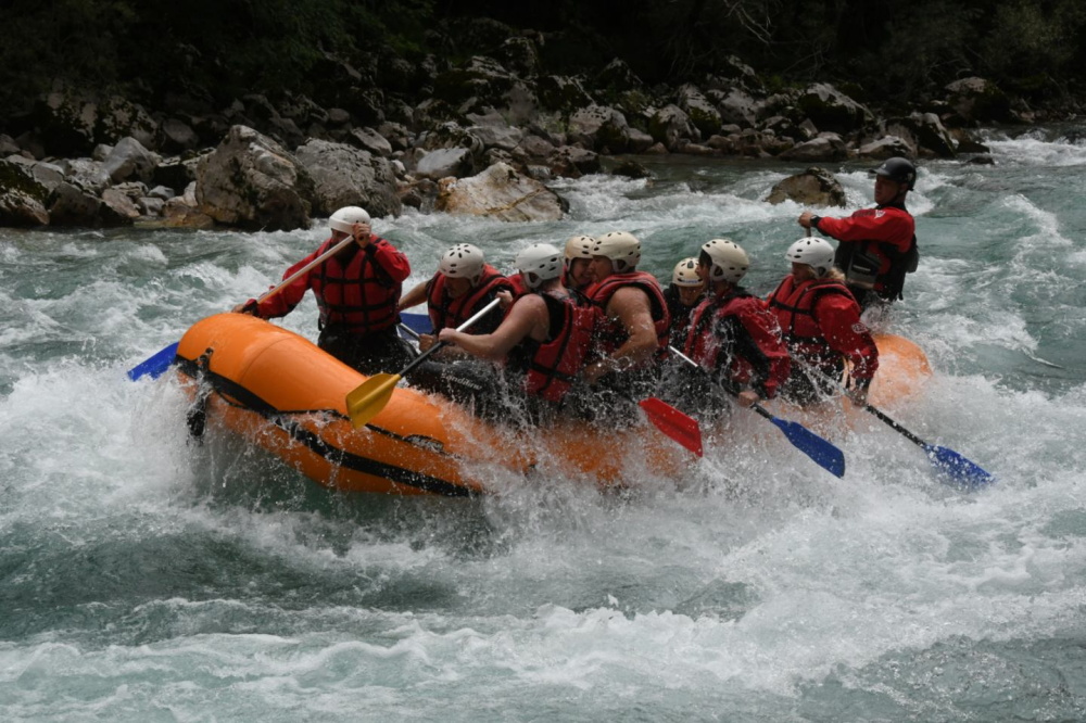 [POPULARNO] Izaberite aktivan odmor – krenite na rafting u kanjon Tare i doživite nezaboravnu avanturu sa Highlander timom!