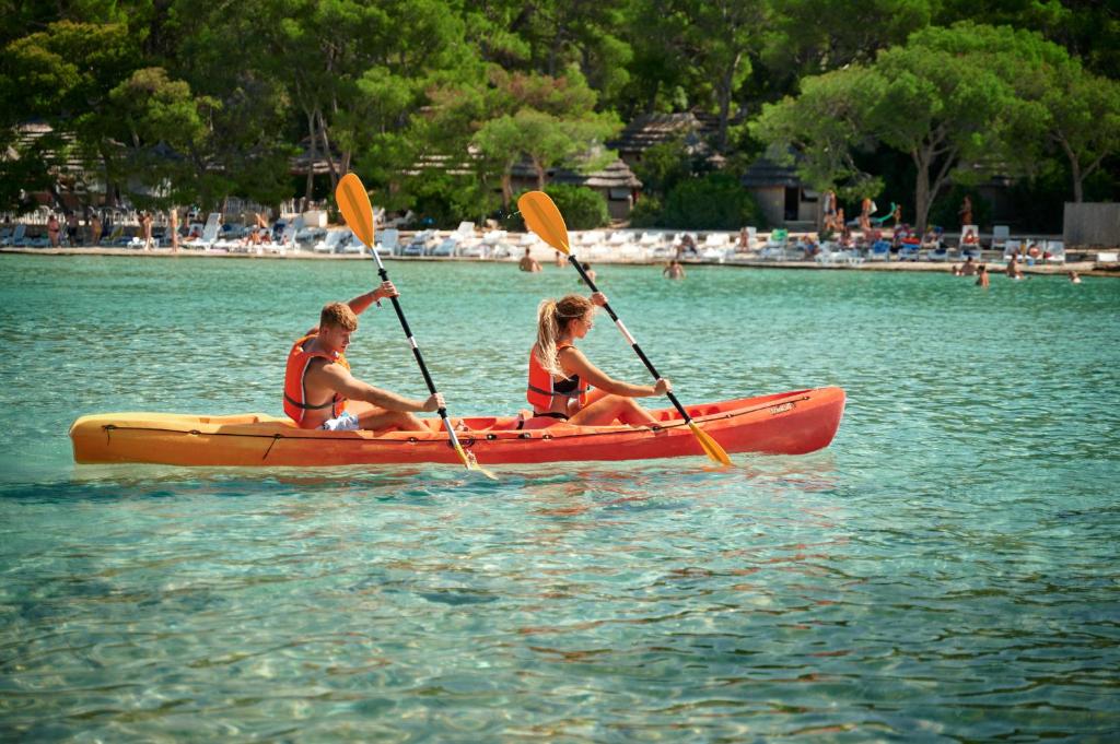 [Pakoštane] Pine beach resort***: Proljetni odmor u resortu smještenom u prirodnoj uvali s prekrasnom prirodnom pješčanom plažom!