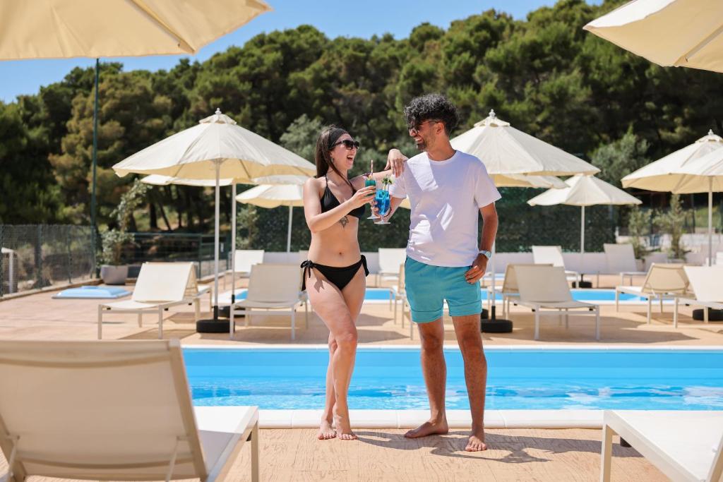 [Trogir] Apartmani Medena****: LIPANJSKI ODMOR UZ MORE I BAZENE U DALMACIJI UZ POLUPANSION I GRATIS DIJETE!