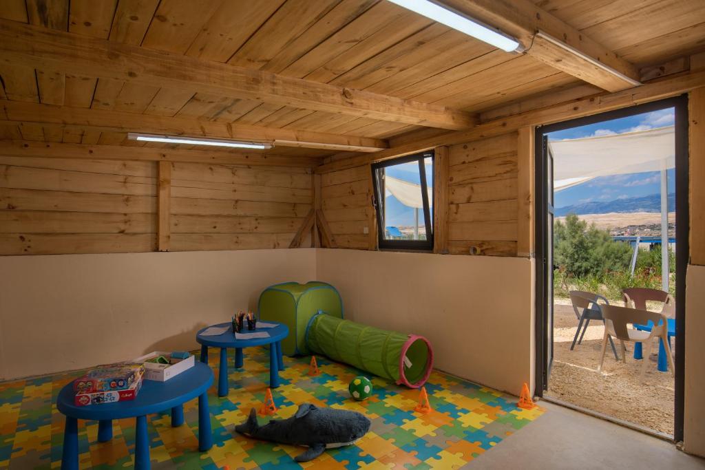 [Otok Pag - Kolan] Terra Park SpiritoS Holiday Homes****: Kamp prelijepih plaža, fantastičnog spoja prirode i luksuza za novu dimenziju odmora!