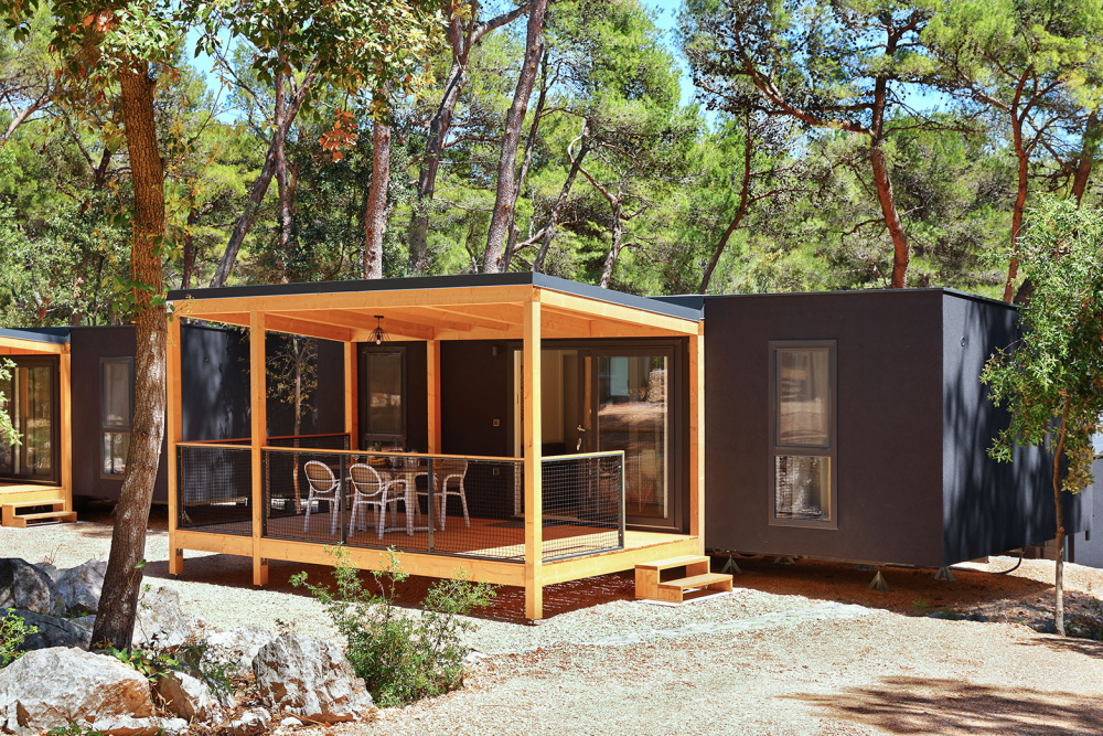 [Pakoštane] Pine beach resort***: Proljetni odmor u resortu smještenom u prirodnoj uvali s prekrasnom prirodnom pješčanom plažom!